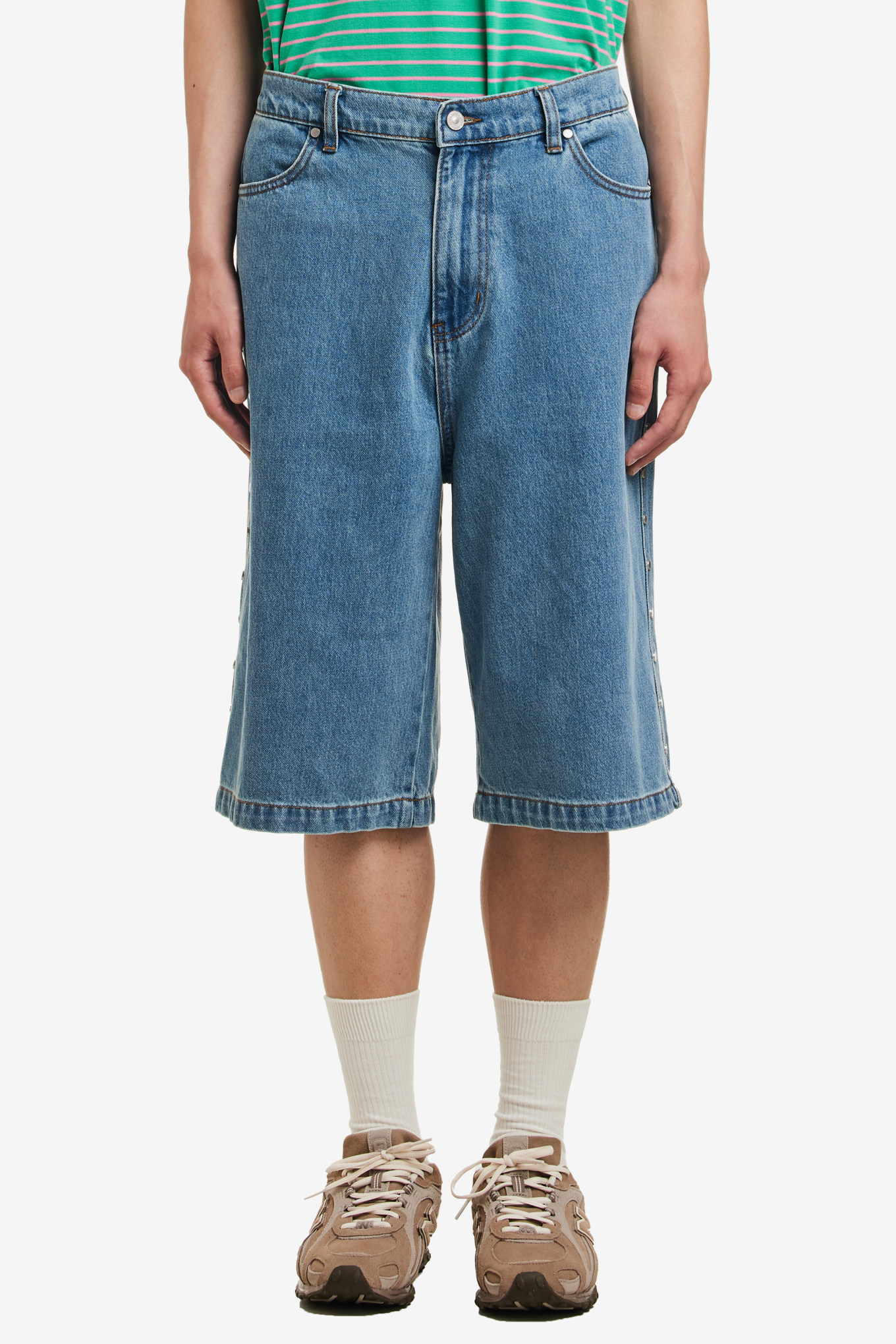 STUDDED WIDE SHORTS-AFB-144000 | 웍스아웃