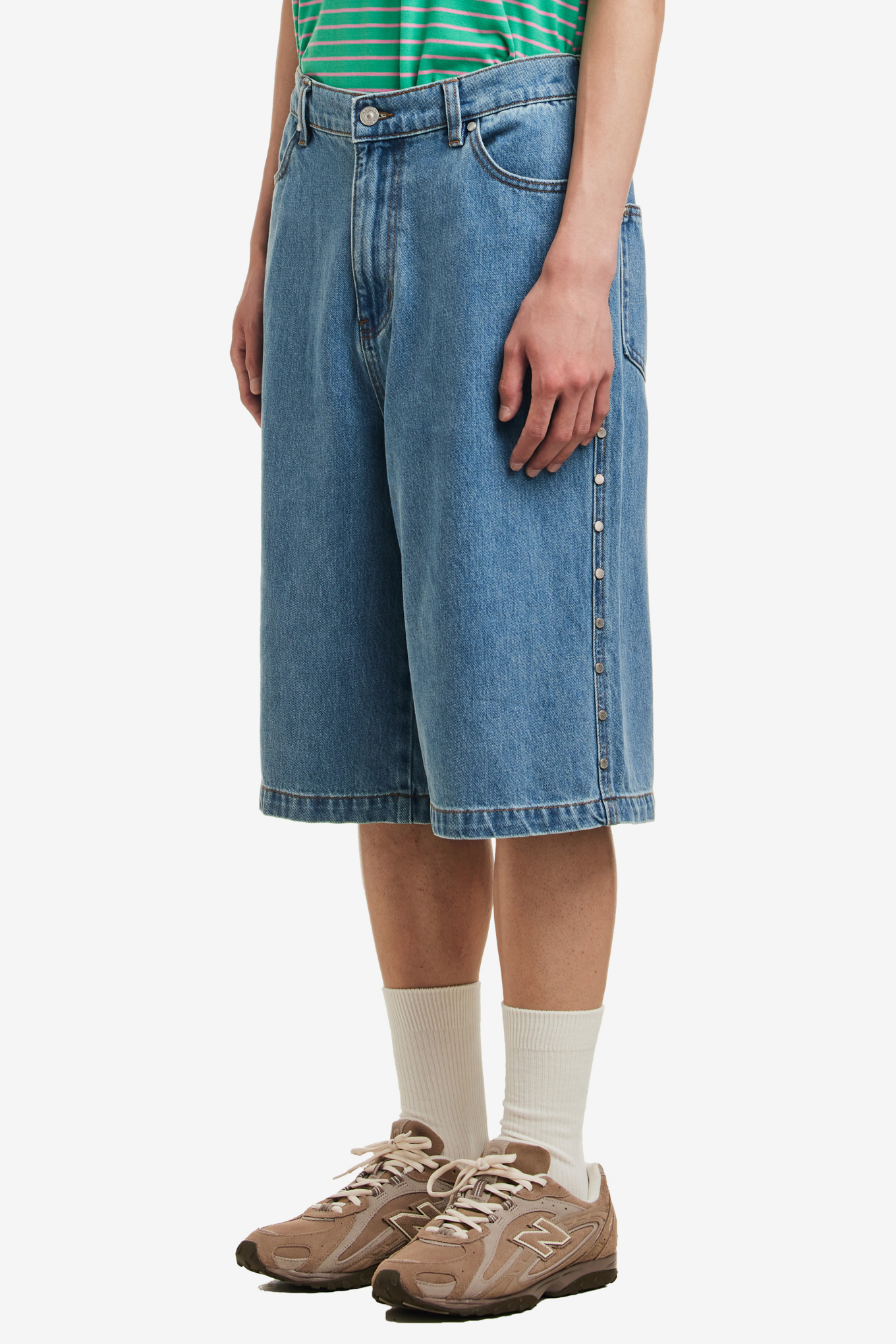 STUDDED WIDE SHORTS-AFB-144000 | 웍스아웃
