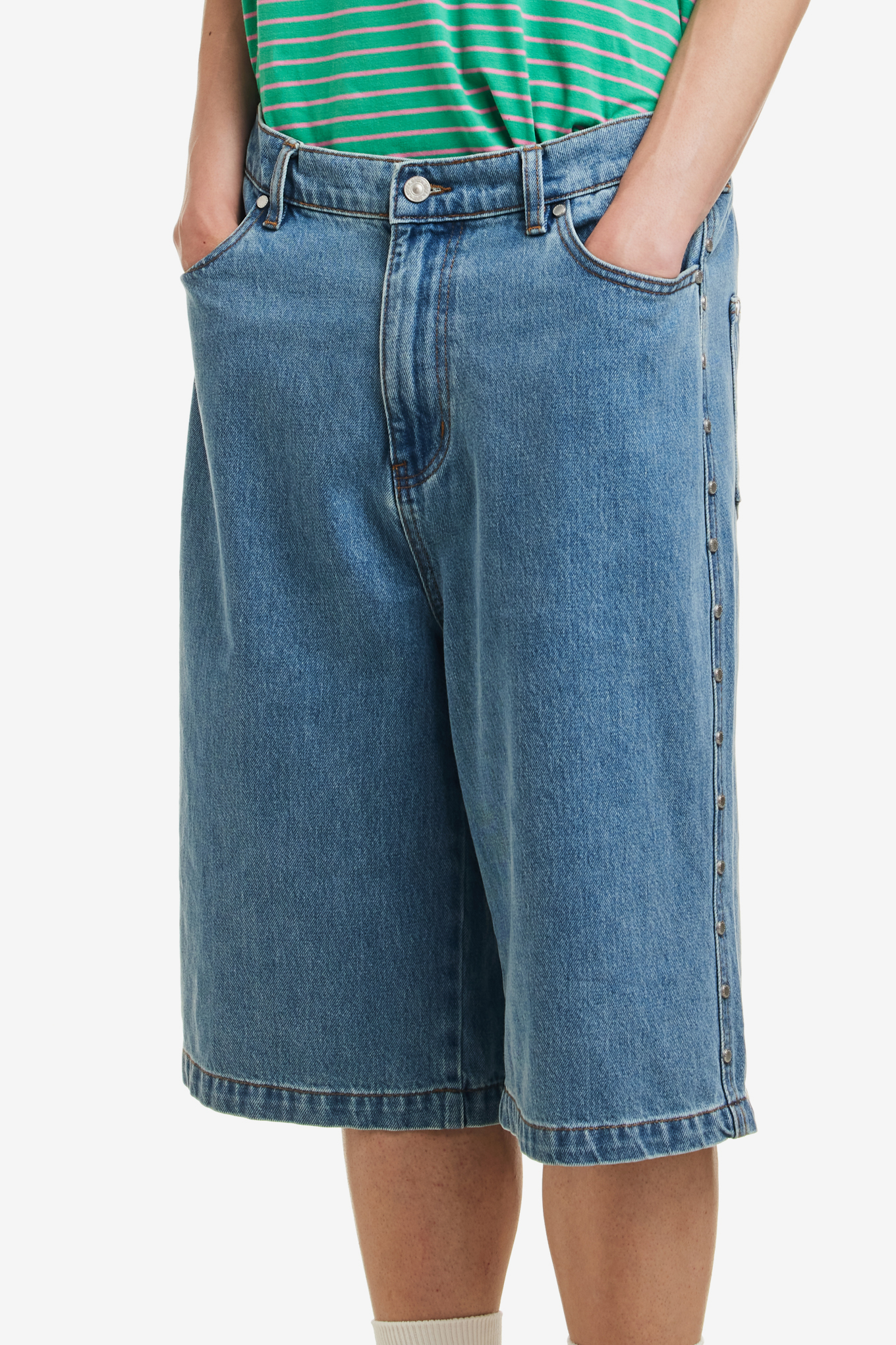 STUDDED WIDE SHORTS-AFB-144000 | 웍스아웃