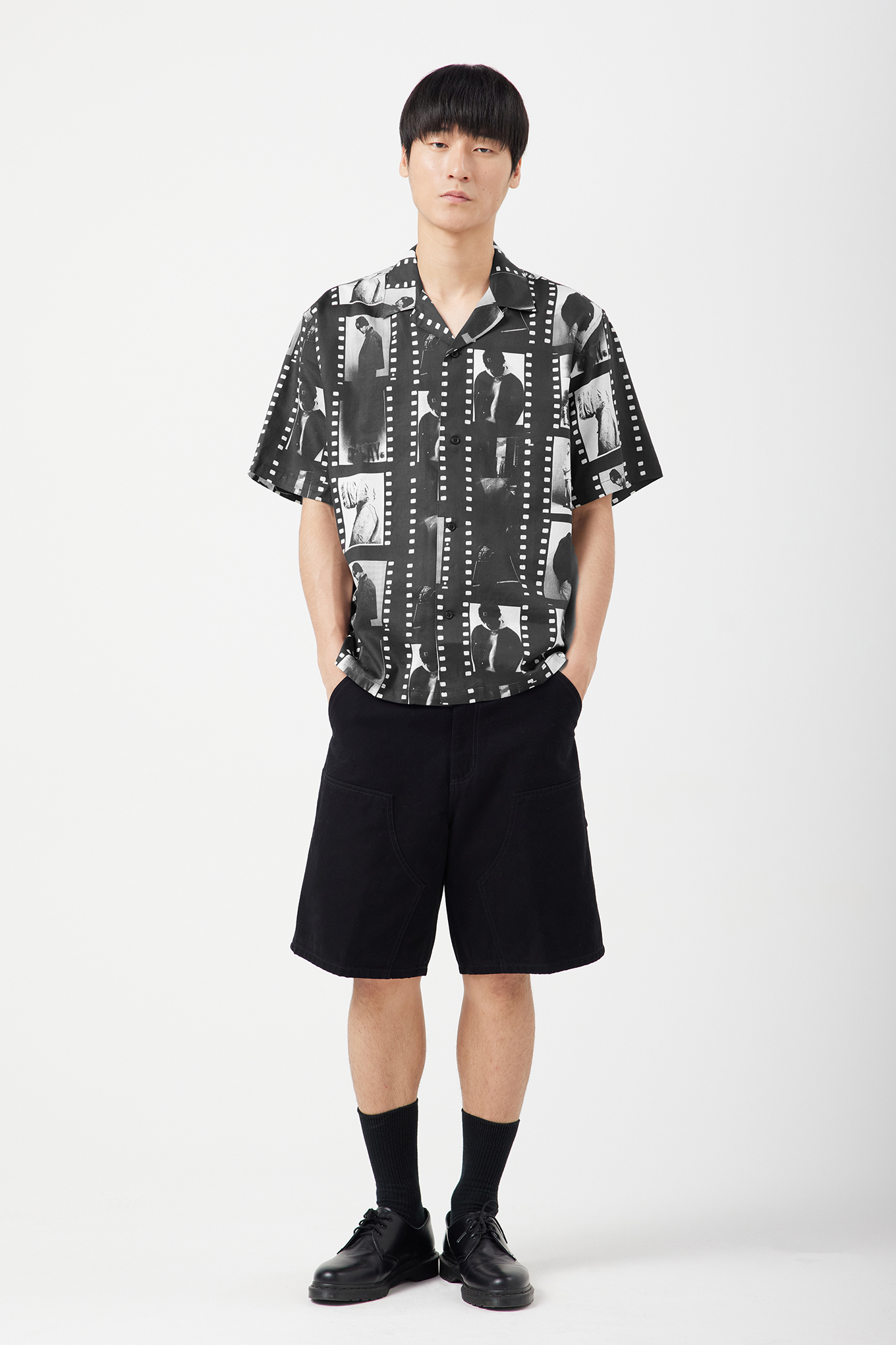 シャツ CARHARTT S S PHOTO STRIP SHIRT 4FK768 PHOTO STRIP SHIRT BLACK/WHITE | Bodega