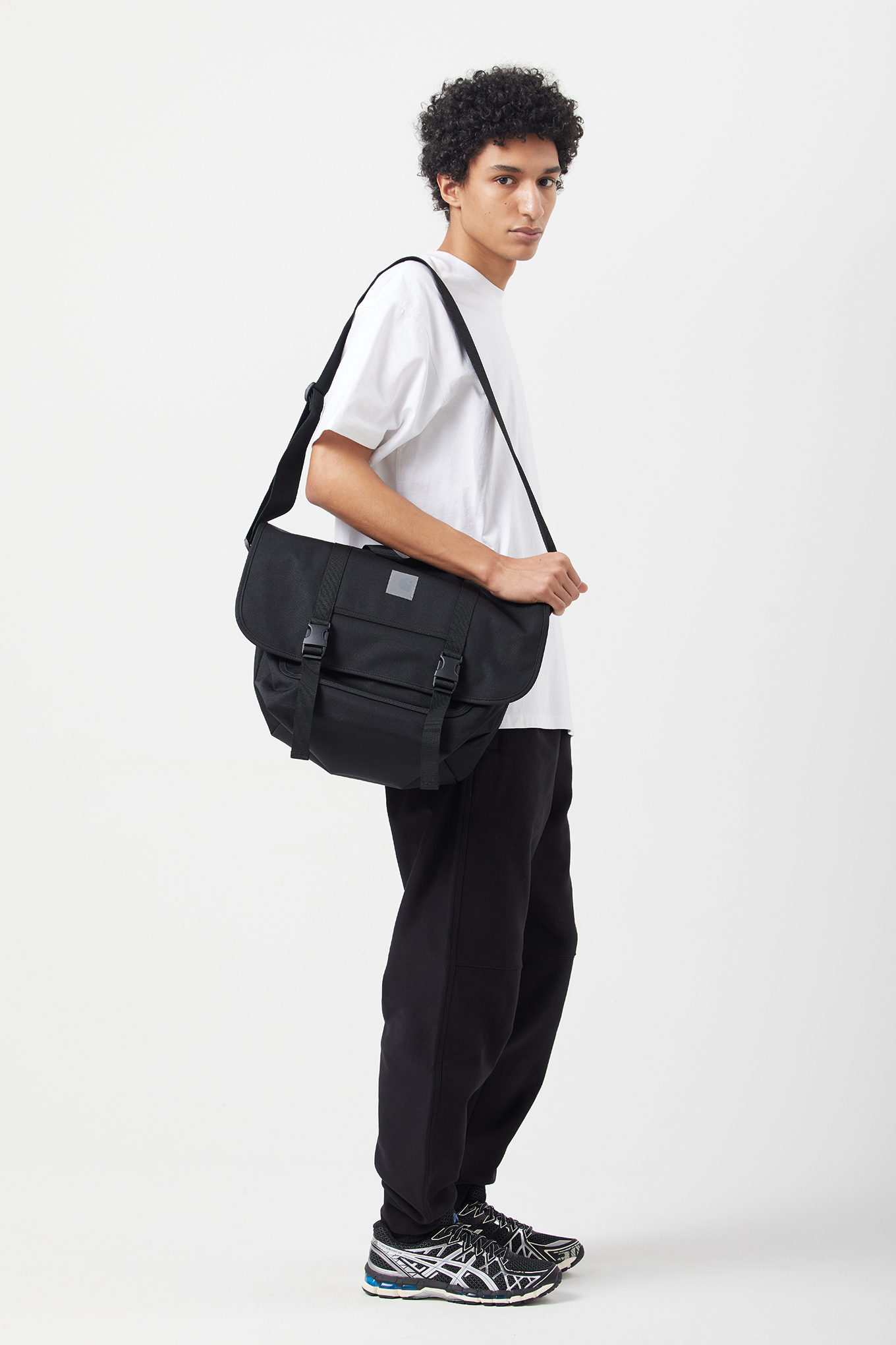 REFLECTIVE PARCEL BAG-CARHARTT WIP-123000 | 웍스아웃