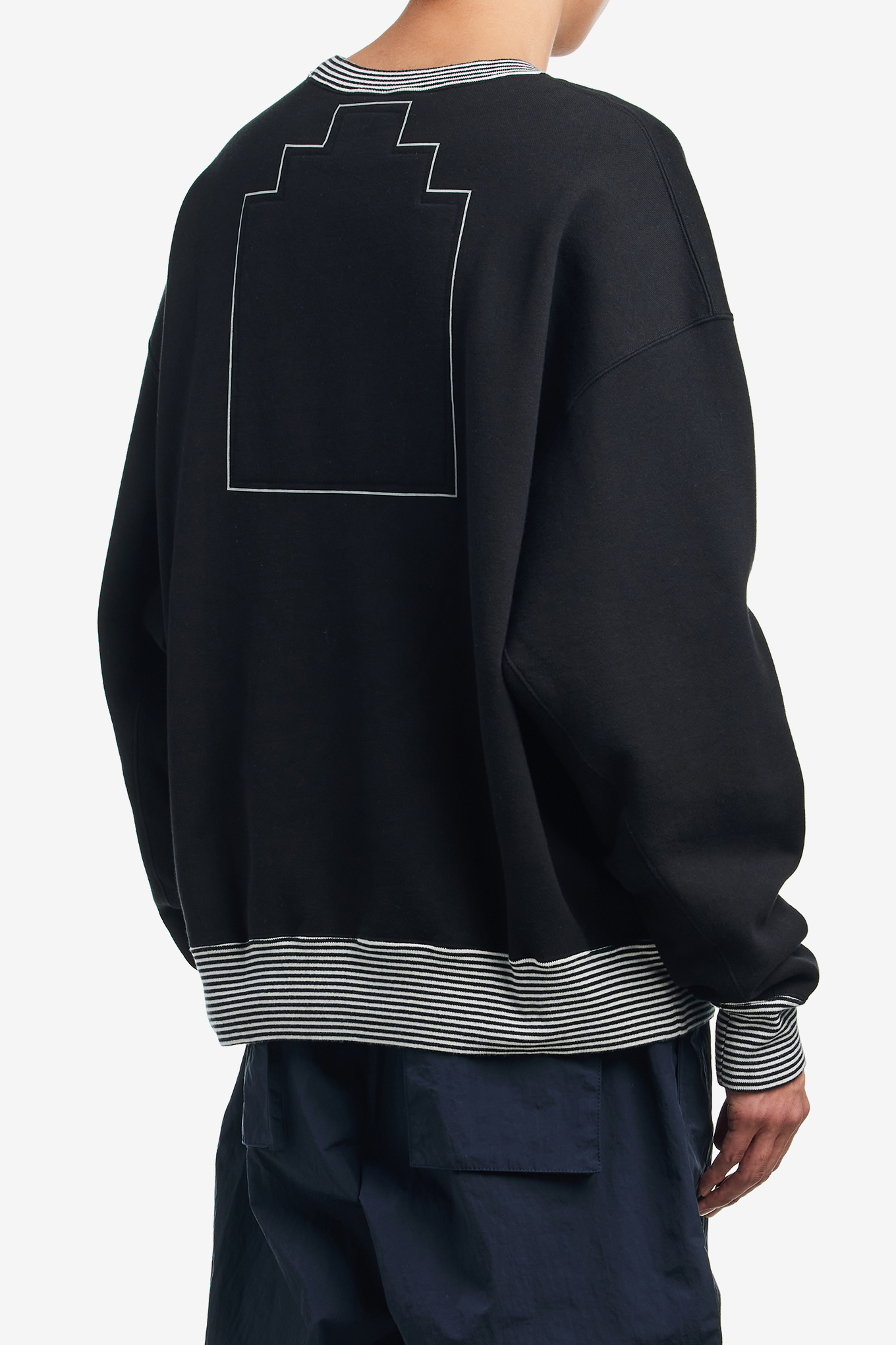 LIPS DISPLAY CREW NECK-CAV EMPT-290000 | 웍스아웃