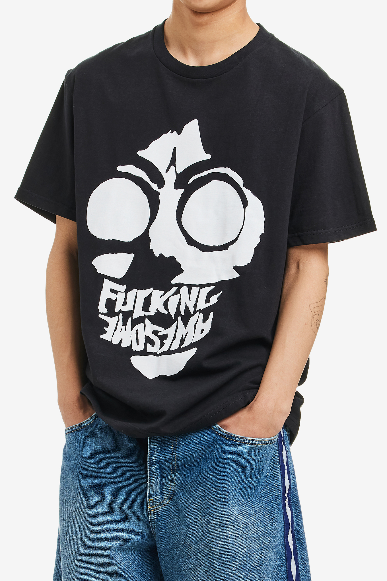 【FUCKING AWESOME】 FANGS TEE BLACK Fucking Awesome - Fangs Tee - Black – ARROW & BEAST
