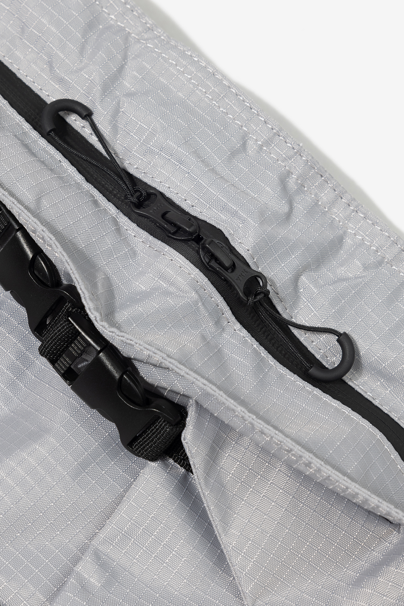 TIGHTBOOTH × SauRas Being MESSENGER BAG Spun Shop] TIGHTBOOTH x SauRas Being - MESSENGER BAG | 蝦皮購物