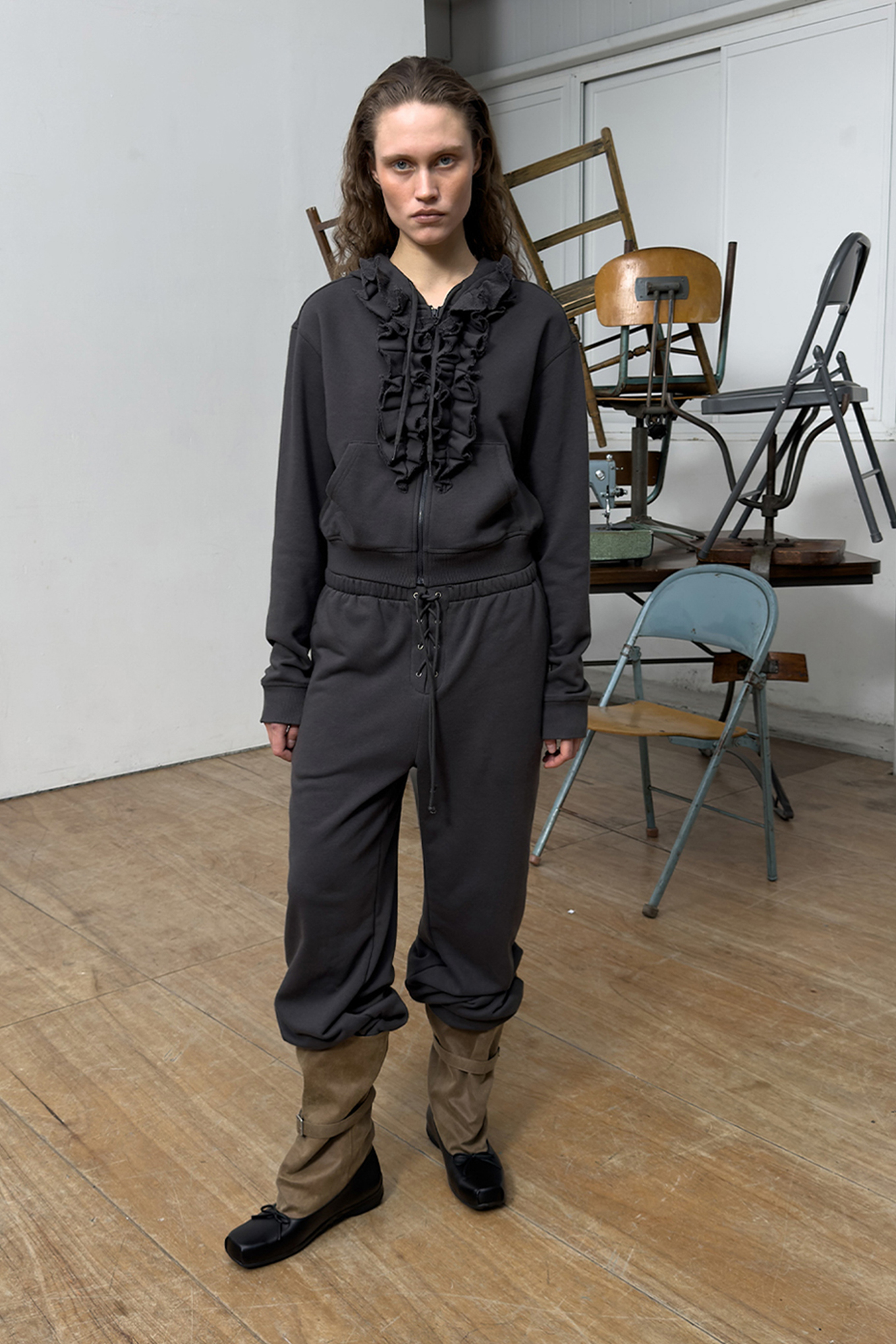 RUFFLE HOODIE-OPEN YY-104300 | 웍스아웃